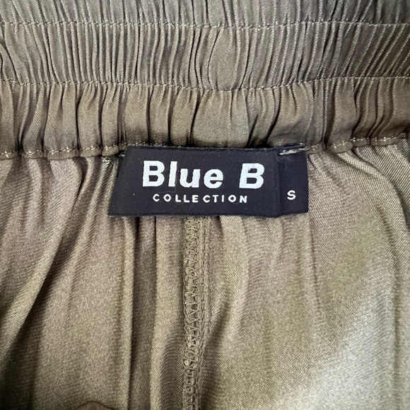 High-low flowy moss green skirt with elastic waist size small - Picture 6 of 6